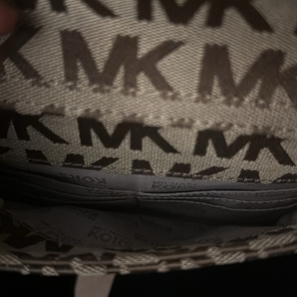 Micheal Kors shoulder bag. Brown and gold. - Picture 4 of 5